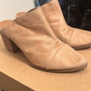 Suede tan mules size w8